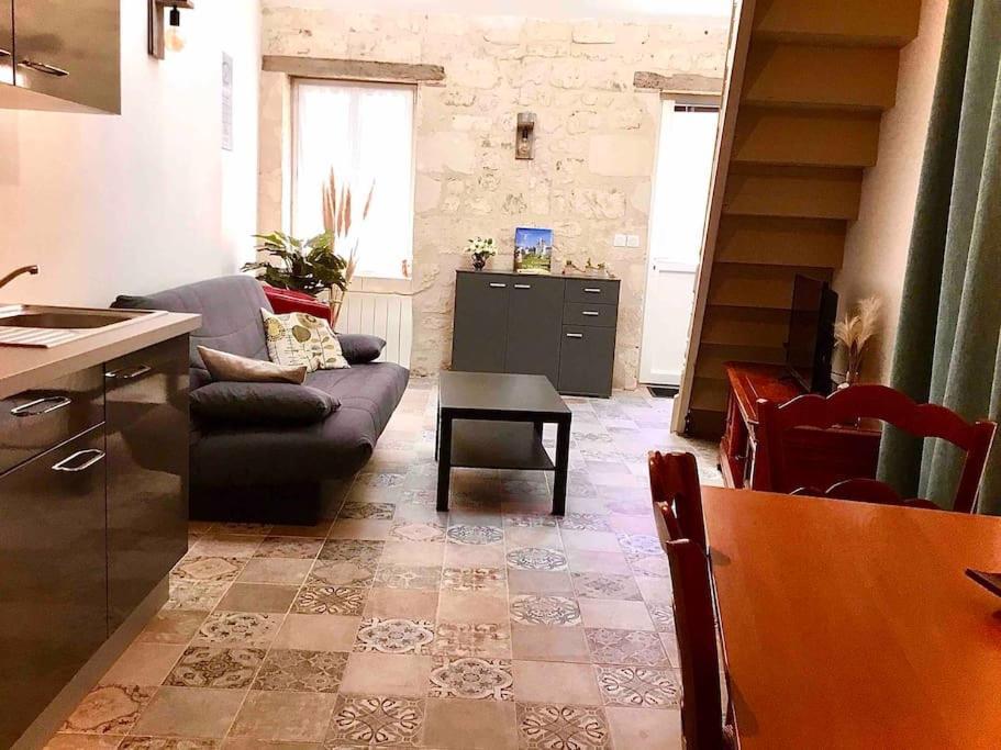 Logement Neuf Et Cosy Proche Centre Ville Chinon Luaran gambar